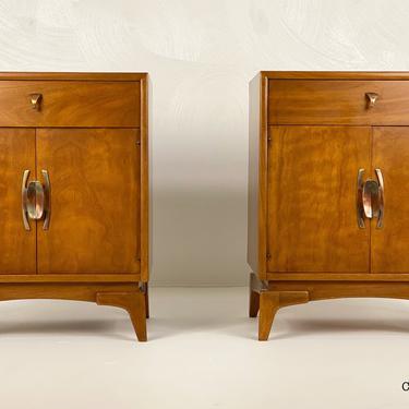 Pair of Merino Finished Nightstands by York County Chair Company, Circa 1950s - *Please see notes o shipping before you purchase. 