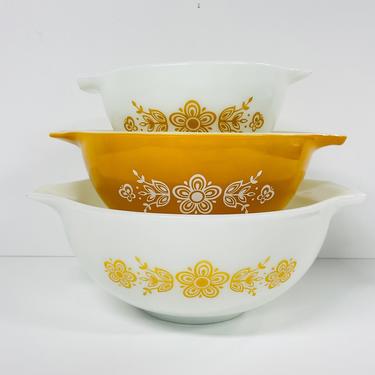 Vintage Pyrex Butterfly Gold / Cinderella Bowls / 443 / 442 / 441 / Set of 3 / FREE SHIPPING 
