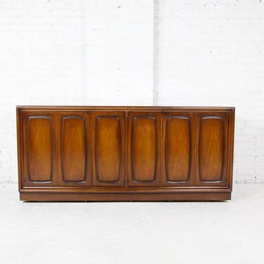 Vintage Broyhill credenza with 3 drawers | Free delivery in NYC and Hudson areas 