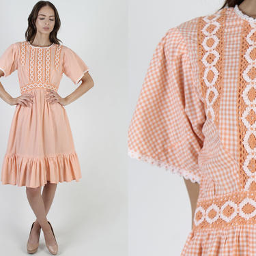 Pumpkin Checkered Prairie Dress / Vintage 70s Gingham Plaid Dress / Crochet Lace Country Dance Dress / Homespun Square Dancing Mini 
