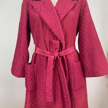 1940'S Dressing Gown - Iridescent Deep Pink Quilted Satin  - Silvery Blue Satin Lining - 2 Low Patch Pockets - Size Medium 