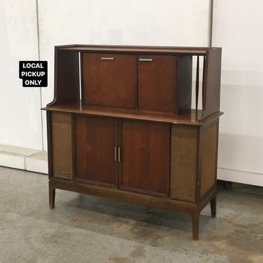 LOCAL PICKUP ONLY ———— Vintage Record Player Console 