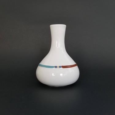 Vintage Pottery Bud Vase / White Ceramic Flower Vase / Small Painted Stripe Vase / Dansk White Sand Mesa Accent Vase / Decorative Bud Vase 