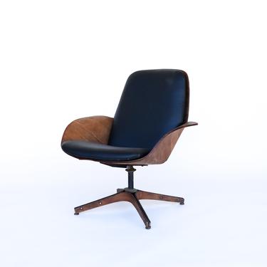 Mrs. Chair designed by George Mulhauser by Plycraft