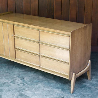 United Furniture Inc. Retro Vintage Modern Atomic Dresser Bureau 9 Drawer Mid-Century USA 50s 60s 