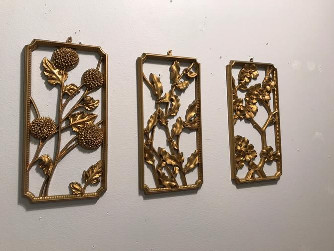 Vintage Gold Flower Wall Hanging Wood Hangings Art Chinoserie Regency Fl Set From Vintagecore Re Of Sterling Forest Ny Attic - Syroco Wood Wall Decor