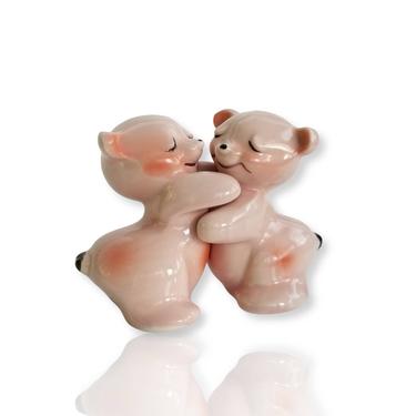 Vintage Bear Hug Salt and Pepper Shakers / Interlocking Pink Bears Set / Hugging Bears Retro Kitchen Decor Kitschy Collectible Ceramics 