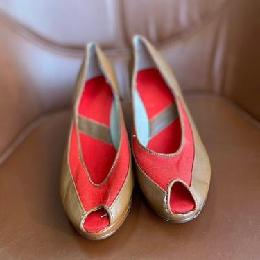 Vintage Brown Leather Peep-Toe Wedges with Red Canvas Accent - Size 7 