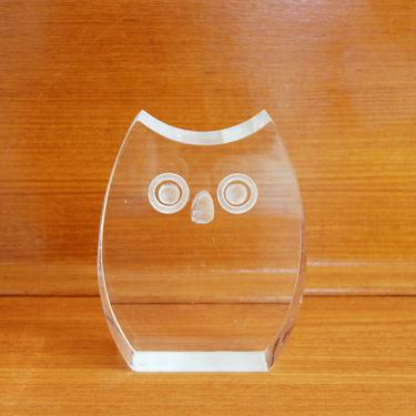 Vintage Lucite Acrylic Resin Owl Sculpture Paperweight Figurine 