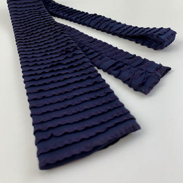 1950'S Early 60'S Pleated Tie - WEMBLEY LABEL - Navy Blue Rayon - Interesting Horizontal Pleats 