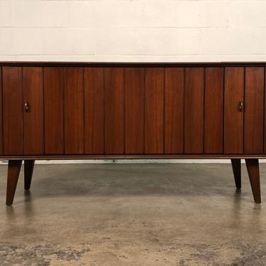Zenith Mid-Century Modern Stereo Console Model X930 ~ Makes A Great TV Stand 