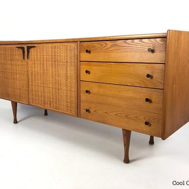 Heywood Wakefield &quot;Danish Modern&quot; Credenza No. A654, Circa 1961 - *Please see notes on shipping before you purchase. 