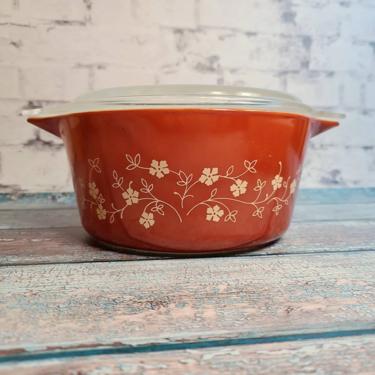 Promotional Pyrex Red Trailing Flowers Casserole Dish 474-B - Red Floral Pyrex - No Scratches! 
