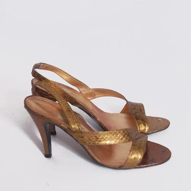Vintage 60s gold snakeskin shoes / faux snakeskin shoes / gold sandals / stiletto shoes / size 7.5 / disco shoes / embossed leather heels 