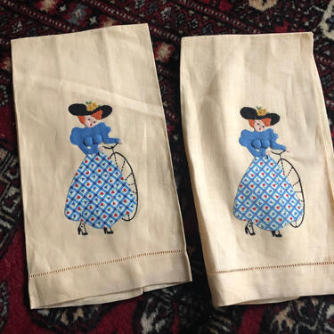 vintage Paragon linen hand towels / 1950’s powder room fingertip towels, detailed hand appliqué and embroidery 