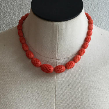 Coral Celluloid necklace| Vintage cral carved bead necklace | 1930's carved Celluloid choker 