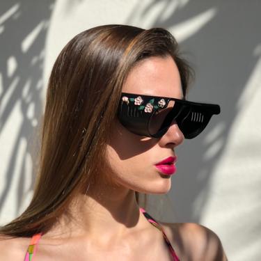 1960's Sunglasses / Bikini / The Perfect Eye Shade / Flowers and Rhinestone Embellished / Black Sunglasses / No Lens Glasses / Sun Shades 