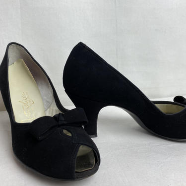40’s very sweet peep toe pumps~  black suede with bows~ 30’s-1940’s pinup heels~ wide heel~ swing ballroom size 7 