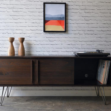 Kasse TV Stand With Hairpin Legs 