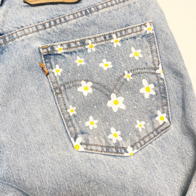 Customized daisies boyfriend jeans 