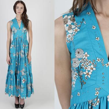 Vintage Mum Garden Flower Dress / Plunging Deep V Floral Dress / 70s Prairie Tiered Turquoise Dress / Empire Waist Lawn Maxi Dress 