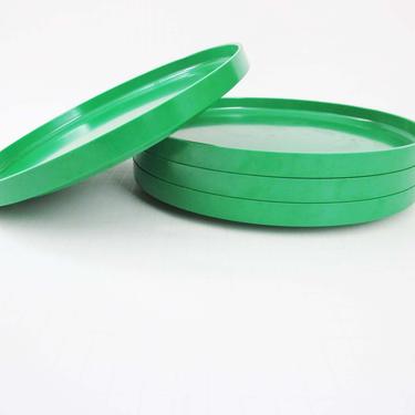 Vintage Heller Design Kelly Green Plates Set of 4  9.75&quot; - Massimo Vignelli Plastic Stackable Plates - Memphis Modern Pop Art Decor Kitchen 