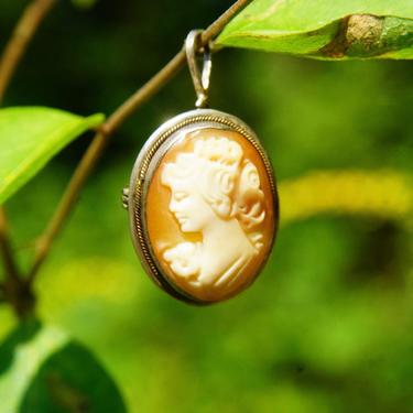 Vintage 800 Silver Cameo Brooch/Pendant, Petite Cameo Pin, Classic Relief Cameo In Silver Setting, 24mm x 18mm 