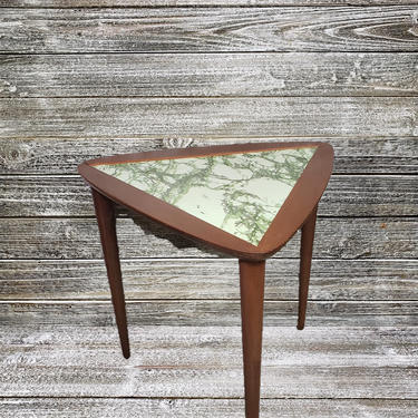 Vintage Triangle Table, Green Marble Formica Mid Century Modern End Table, Triangle Side Stacking Table, Hardwood Legs, Vintage Furniture 
