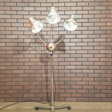 Vintage Industrial Pibbs Chrome 3 Light Floor Pole Lamp on Casters 