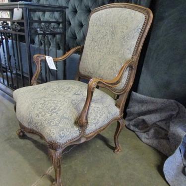 ANTIQUE FRENCH ARM CHAIR IN WALNUT