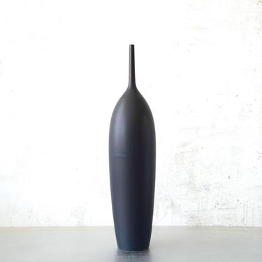 SHIPS NOW-  one 18.75&quot; tall Skyscraper bottle vase in New Matte Black by Sara Paloma Pottery 
