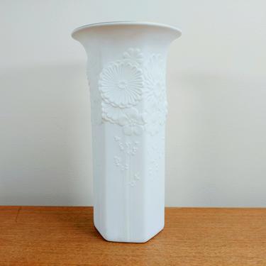 Vintage Kaiser for Danbury Mint Bisque Vase | White Porcelain Floral | 490/22 | W Germany 
