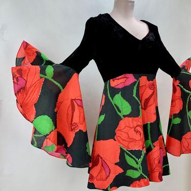 SIXTIES MINI DRESS - Empire Waist - Large Butterfly Bell Sleeves - Black Rayon Velvet - Red Cotton Rose Print - Size Medium 