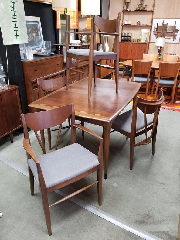 Set of 4 Mid-Century Modern dining chairs with floating backs