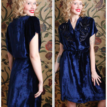 Late 1930s Dress // Sapphire Heart Velvet Volup Dress // vintage 30s dress 