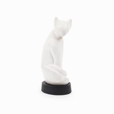 1969 Li Ching Cat Resin Sculpture White 