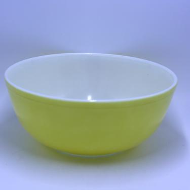 vintage Pyrex 4 quart mixing bowl #404 primary color 
