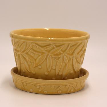 vintage McCoy yellow pottery planter/african violet planter 