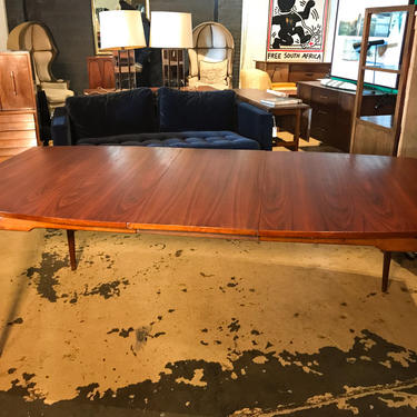 EXTENSION DINING TABLE