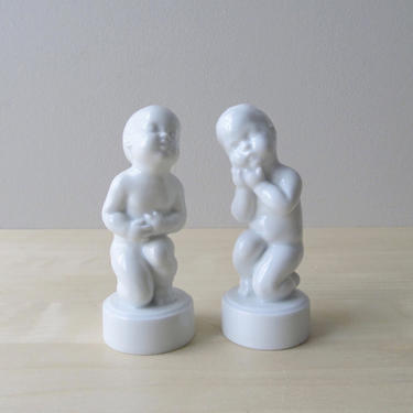 bing and grondahl babies - tummy ache tooth ache - Denmark porcelain figurines 