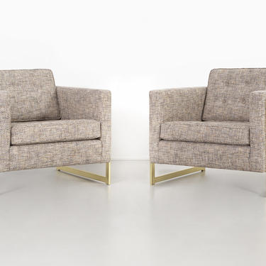 PAIR OF MILO BAUGHMAN BRASS CUBE LOUNGE CHAIRS