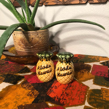 Mid Century Vintage 1960s Made in Japan Souvenier Pineapple Salt and Pepper Shakers 