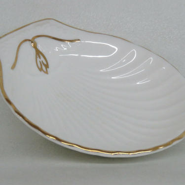 Foley Stoniers Liverpool Shell Shaped Candy Soup Dish Gold Trim 2406B