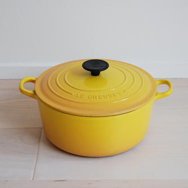 Vintage Le Creuset Yellow Enameled Cast Iron Round Dutch Oven 5.5qt with Lid Made in France 