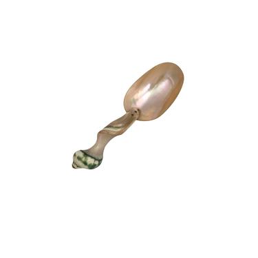 Mother of Pearl Caviar Shell Spoon 
