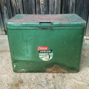Rusty cooler. Holds a 12 pack or live munitions #vintage #petworth