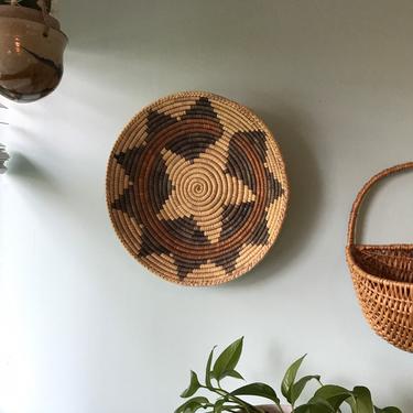 Basket Coil Woven Tray,  Round Bowl heart and star, Native Gathering Basket Crochet Weave,Pima Style Primitive handmade 