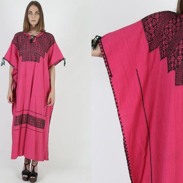 Pink Mexican Kaftan Dress / South American Cotton Caftan / Womens Black Hand Embroidered Dress / 70s Bright Magenta One Size Cover Up 