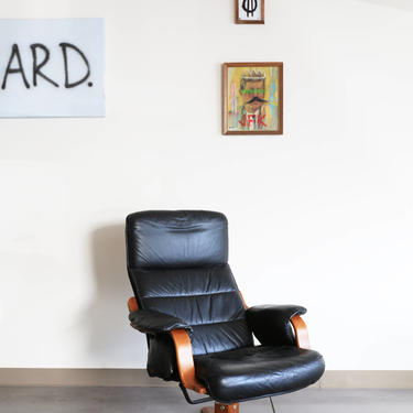 Vintage Westnofa Norway Black Leather Lounge Chair / Recliner 