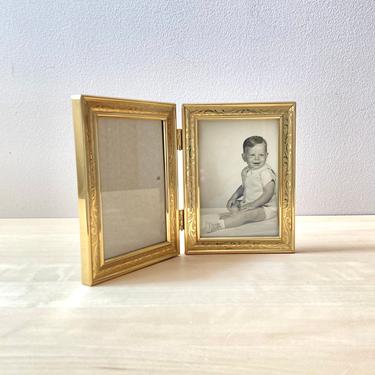 vintage hinged brass picture frame for family portrait 3.5 x 5 inch 